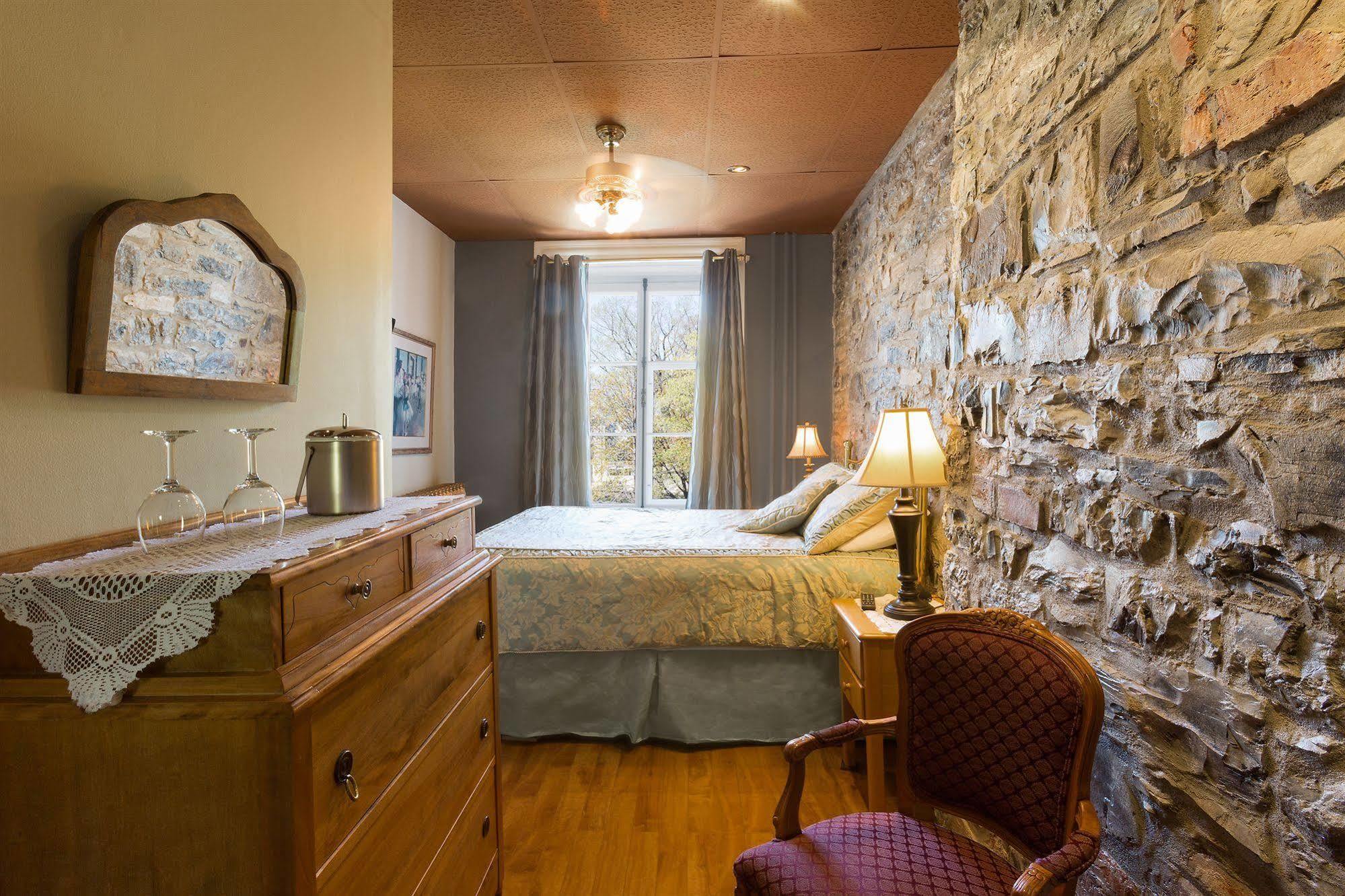 Manoir Sur Le Cap Hotel Quebec City Exterior photo
