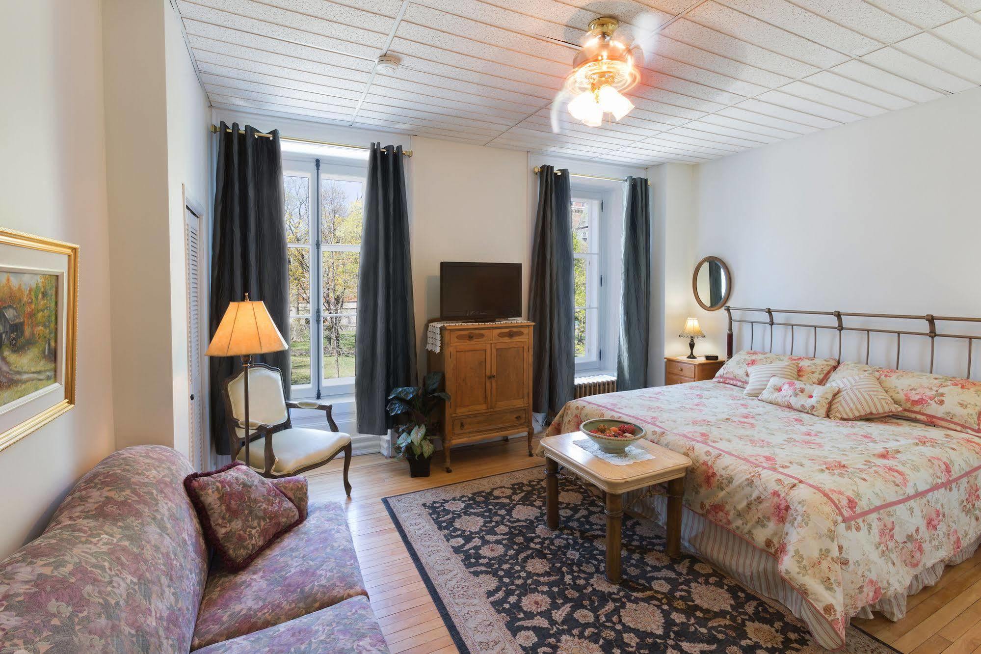 Manoir Sur Le Cap Hotel Quebec City Exterior photo